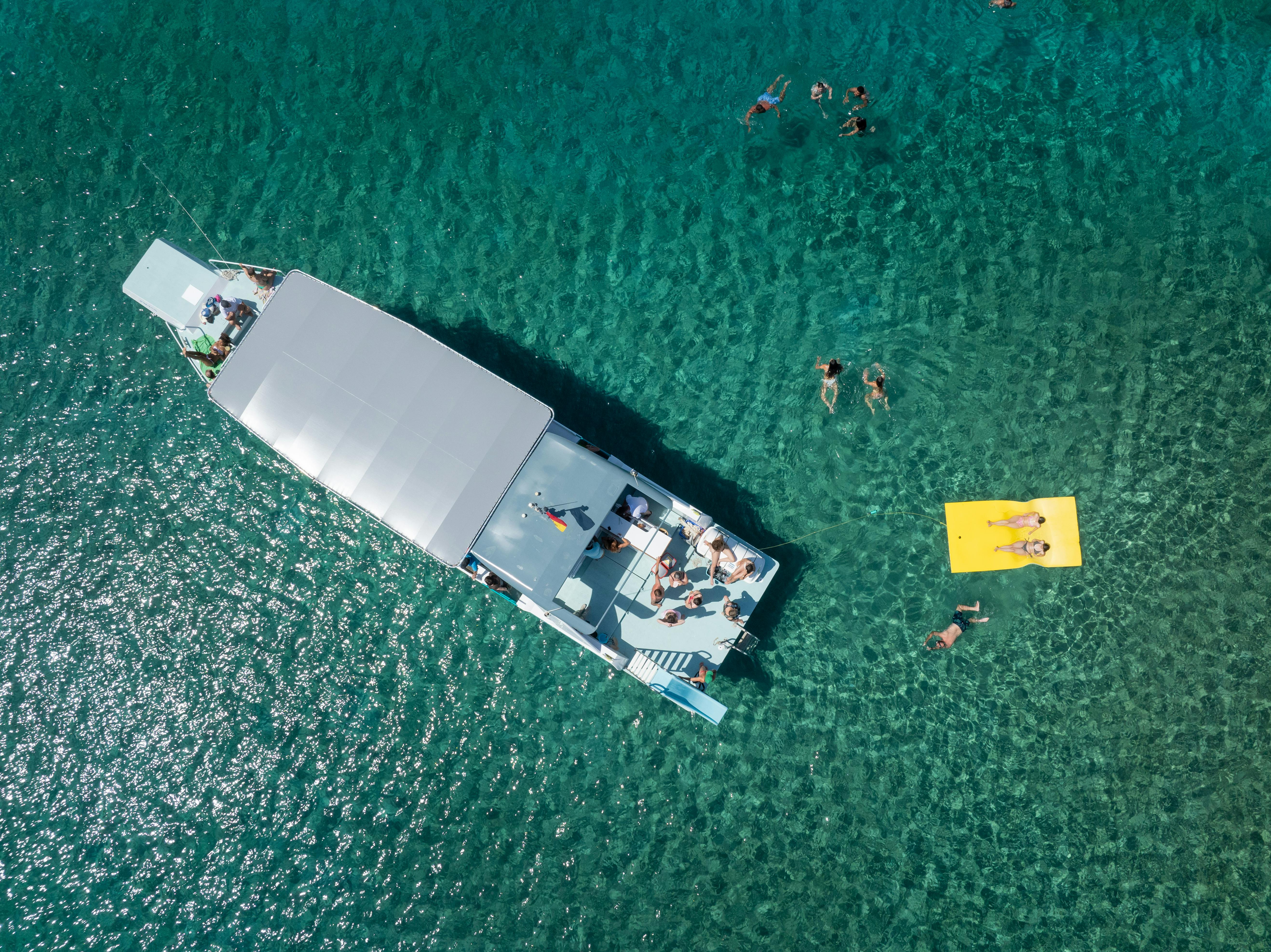Bootstour von Fornells zum Cala Pregonda mit Schnorcheln & SUP mit Menorca Nord.