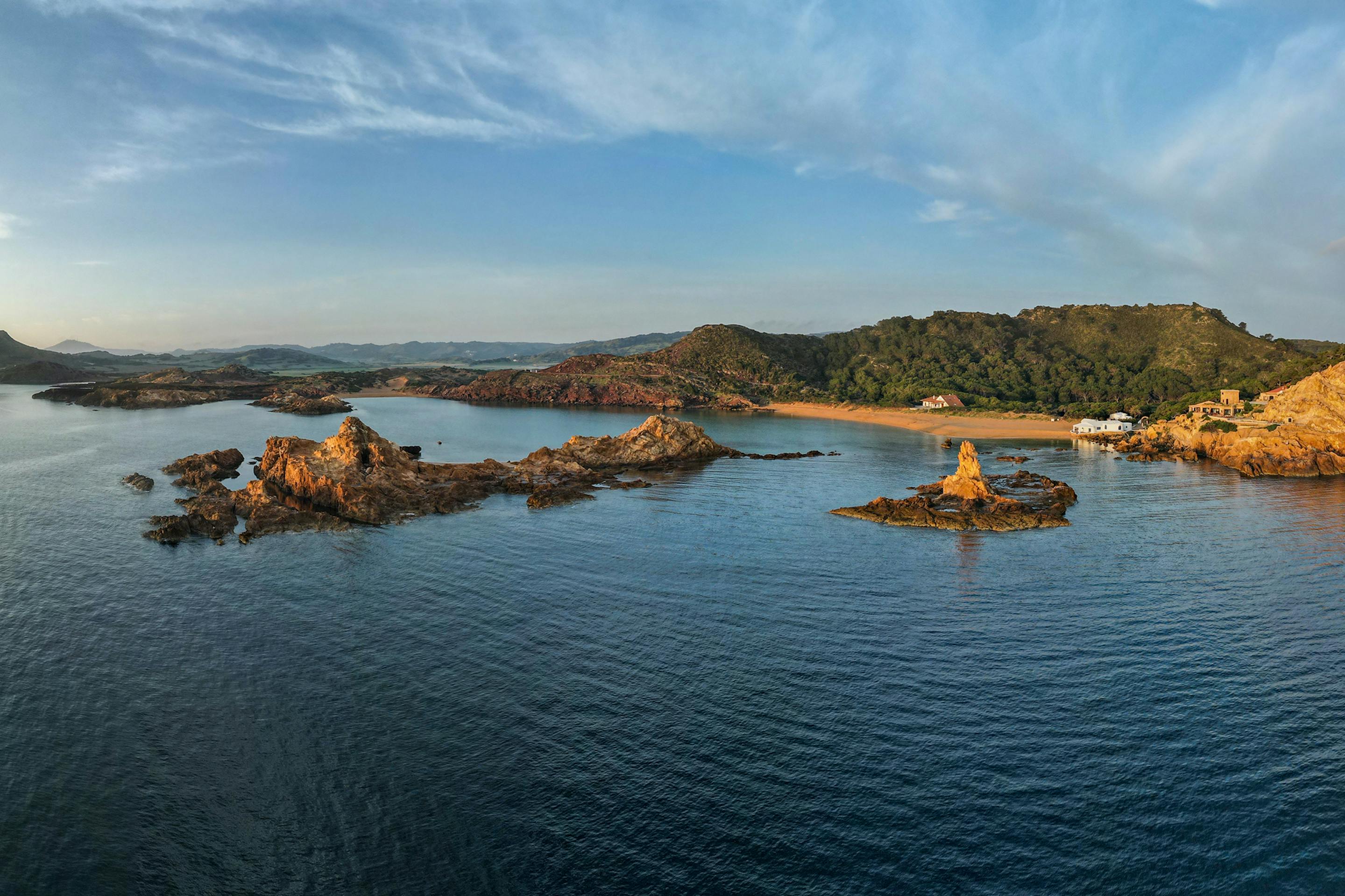 Bootstour von Fornells zum Cala Pregonda mit Schnorcheln & SUP.