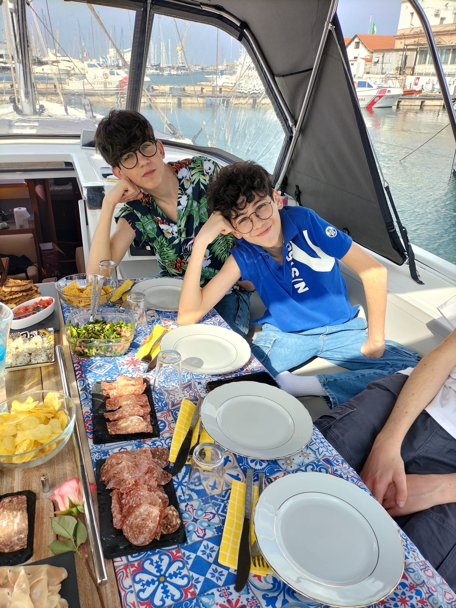 Tour in yacht a vela privato all'arcipelago di La Maddalena con pranzo e SUP con Solution Yacht Cannigione.