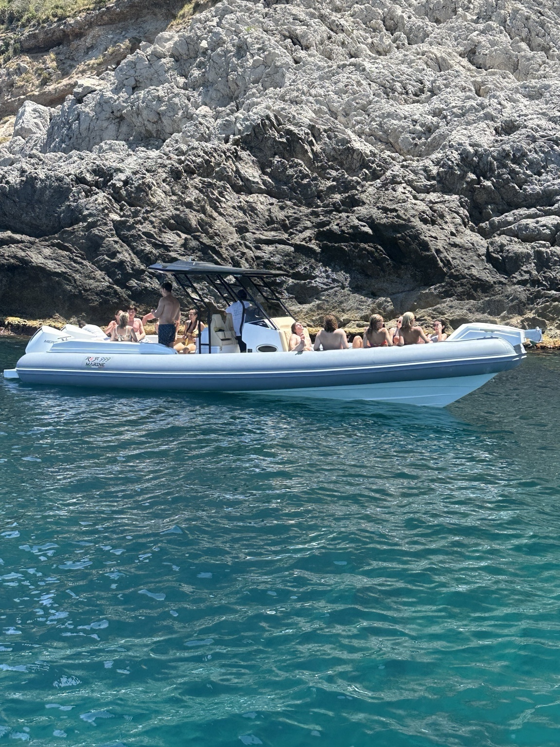 Paseo en barco privado a Kalura Beach con Sea Gold Boat Rental Palermo.