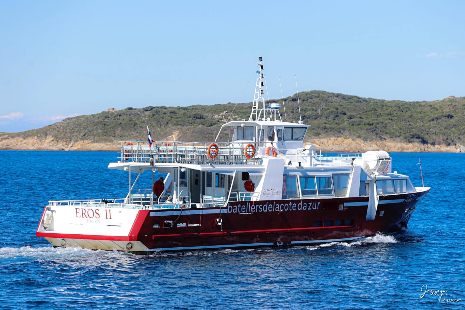Navette aller-retour pour les îles de Porquerolles et Port-Cros avec Bateliers de la Côte d'Azur.