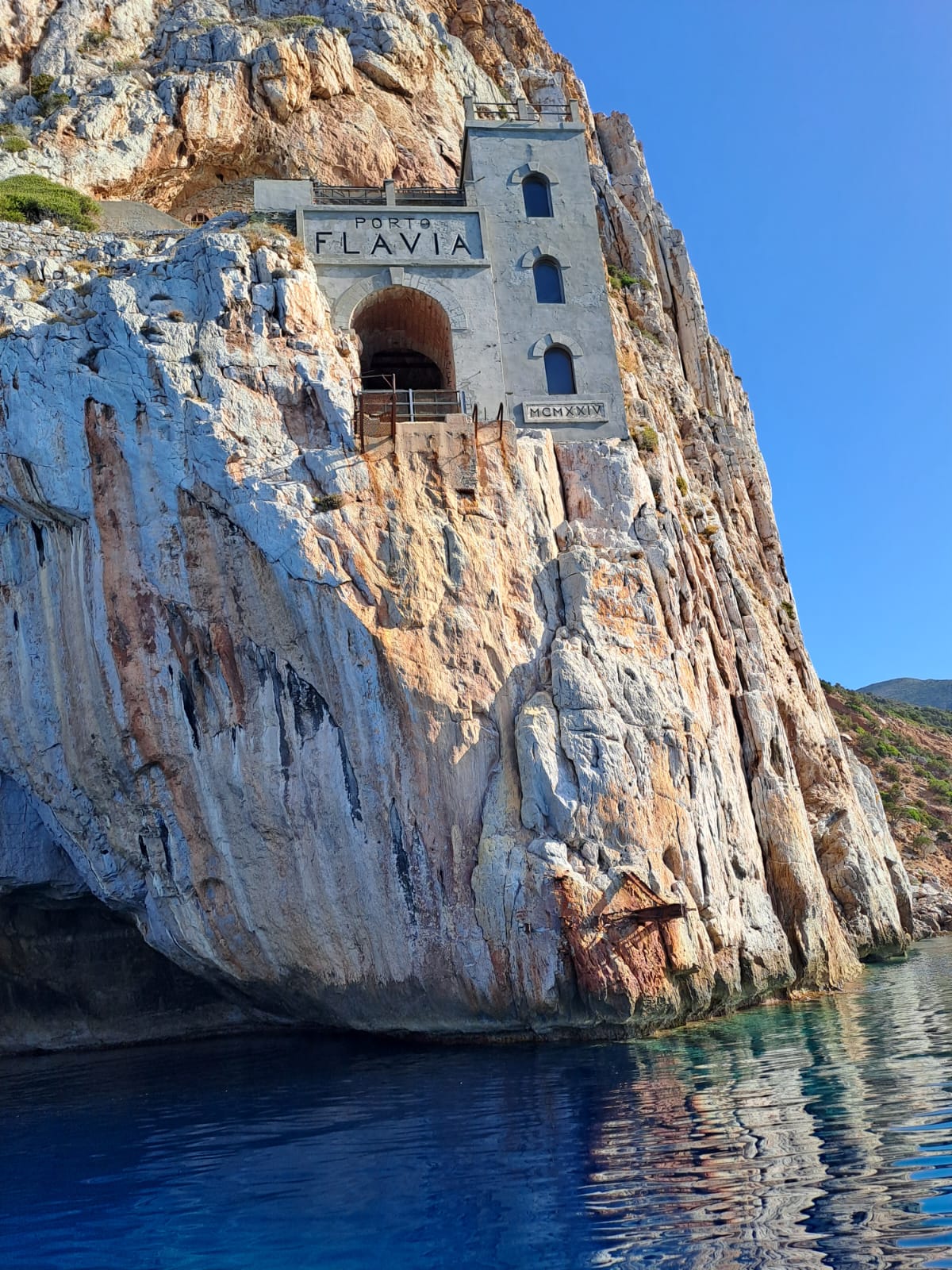 Paseo en barco a Sant'Antioco con RC Charter Sant'Antioco.