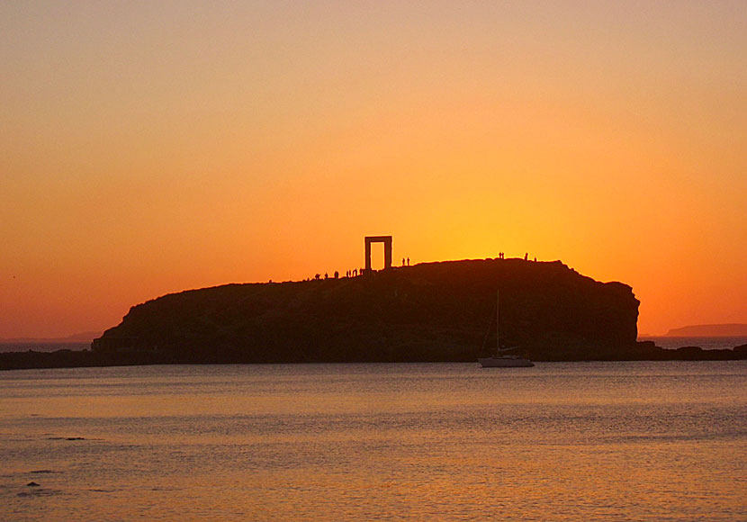 Sunset Sailing Boat Trip from Naxos to the Small Cyclades with Lunch & SUP.
