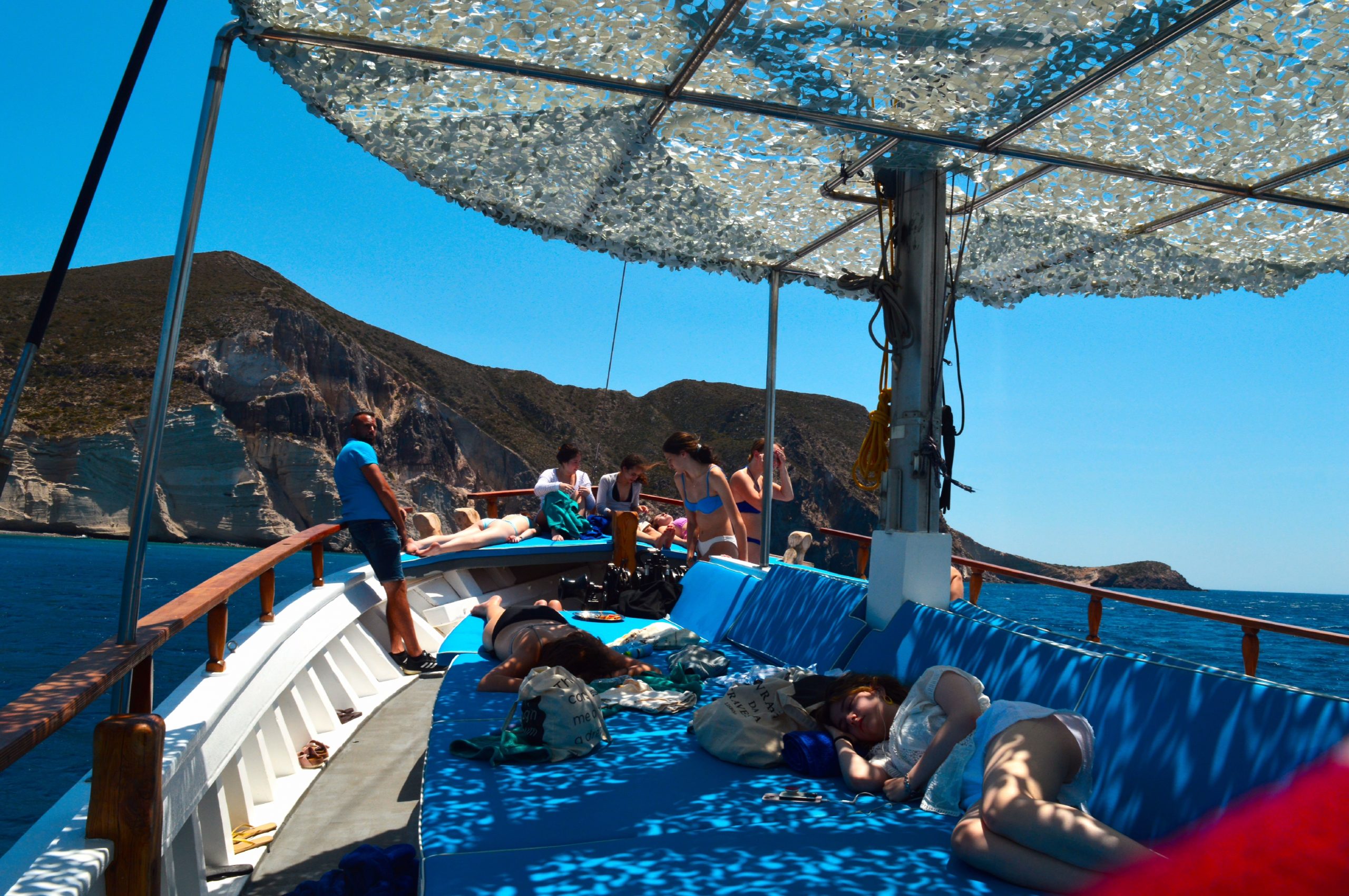 Balade privée en bateau de bois traditionnel au lagon bleu avec Déjeuner avec Glaraki Cruises Antiparos.