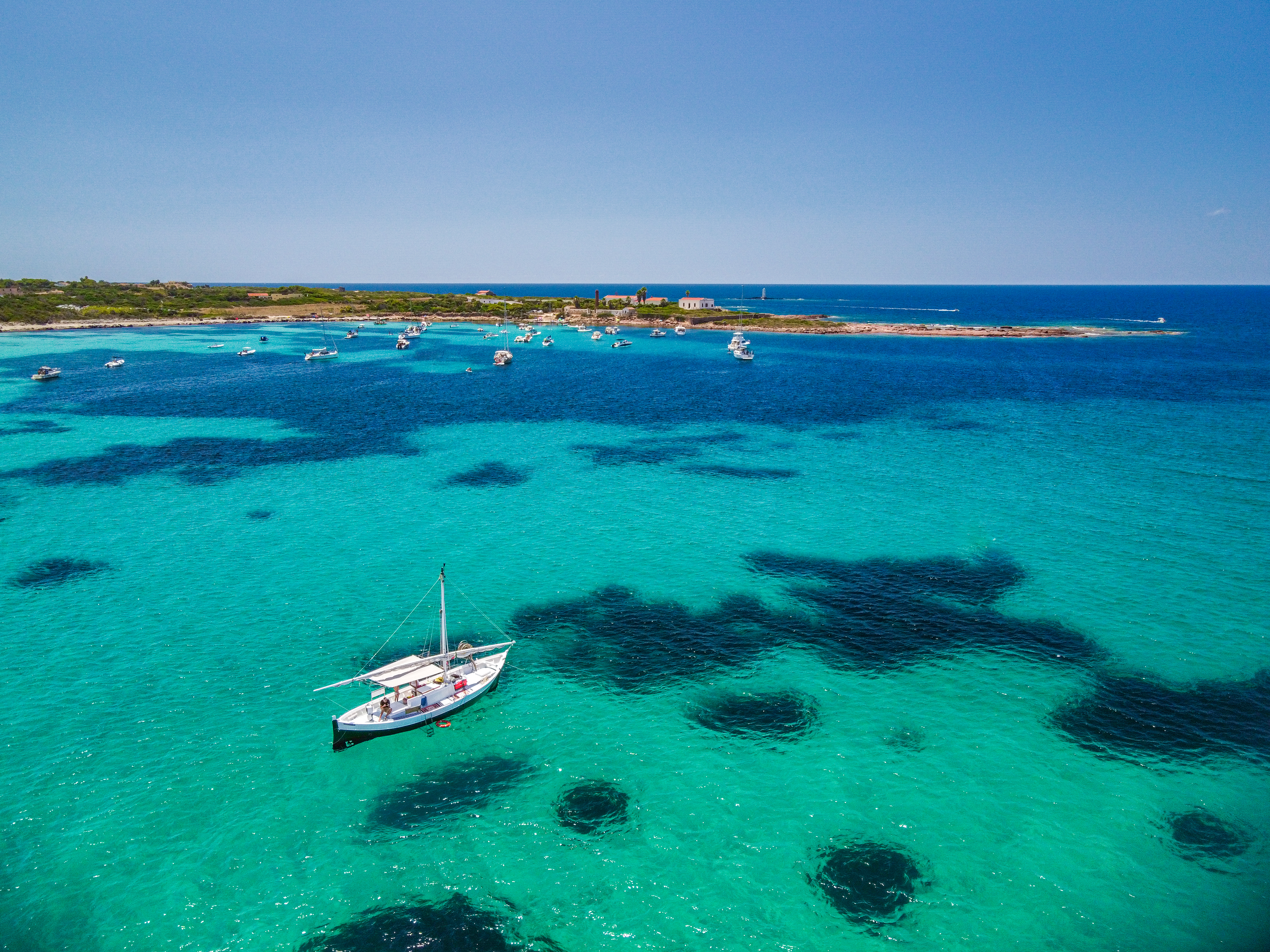 Paseo en velero a Playa de La Bobba   & baño en el mar.