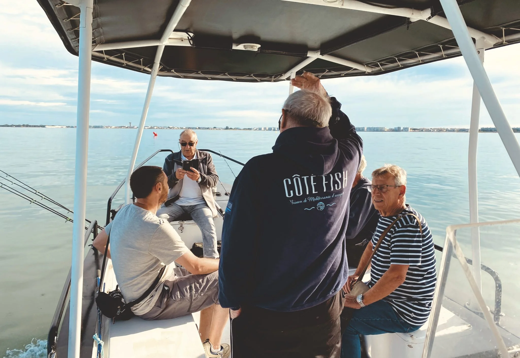 Balade en bateau depuis Le Grau-du-Roi avec Pêche.