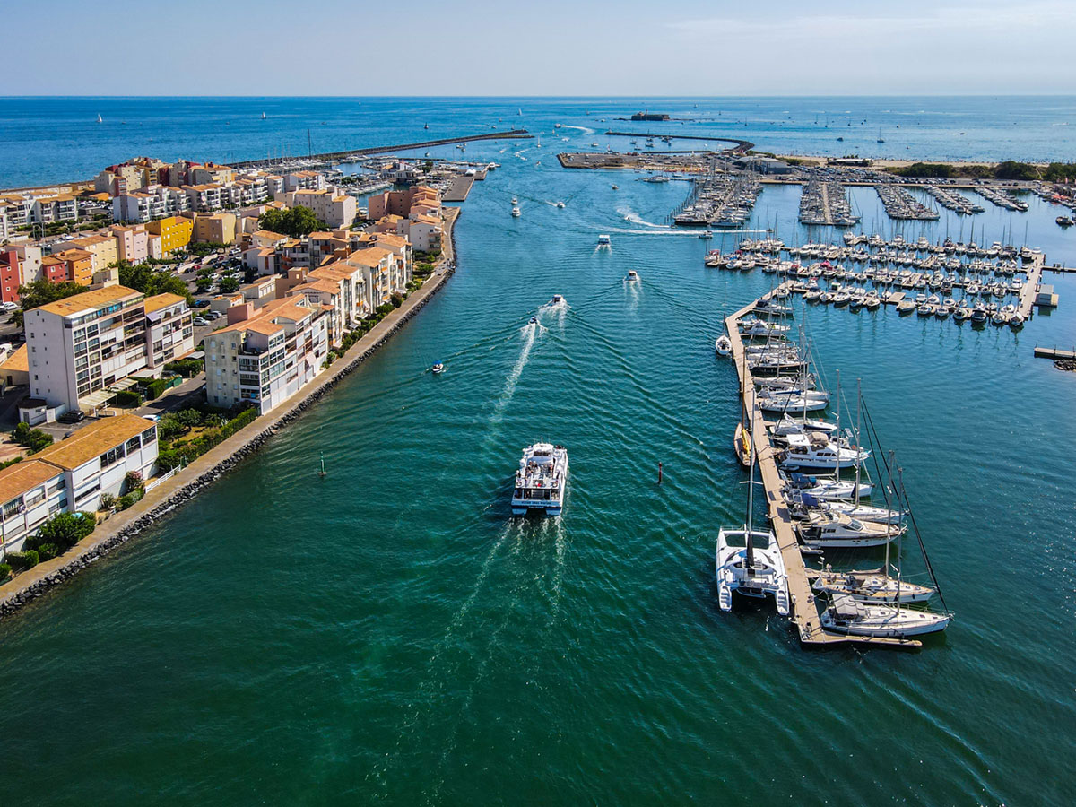 Giro in catamarano da Cap d'Agde con osservazione subacquea.