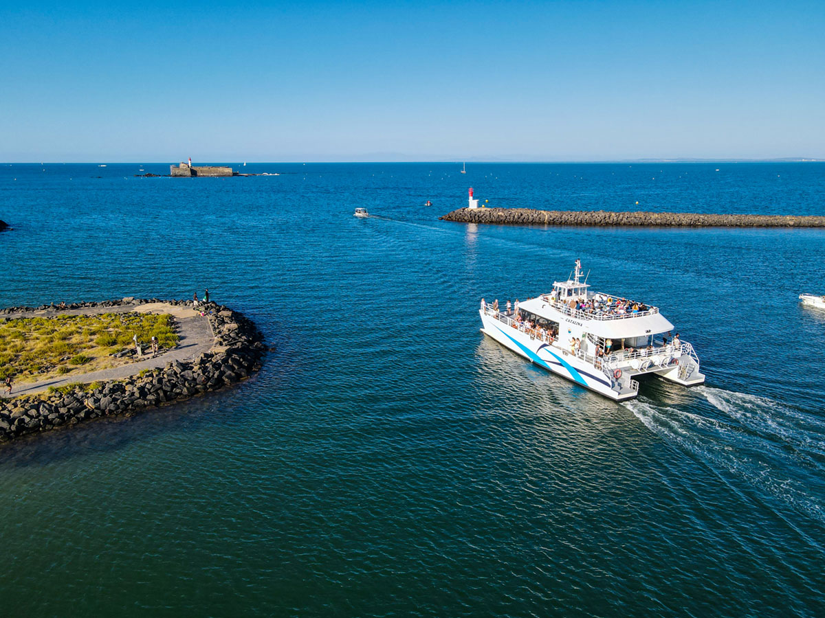 Giro in catamarano ad Agde da Cap d'Agde con Les Bateaux Agathois.