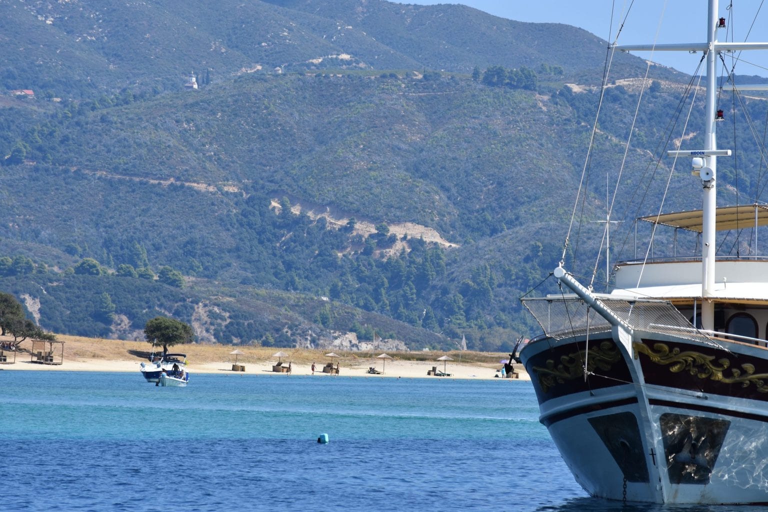 Bootstour von Ouranoupolis zur Blauen Lagune mit Schwimmen mit Athos Sea Cruises Halkidiki.