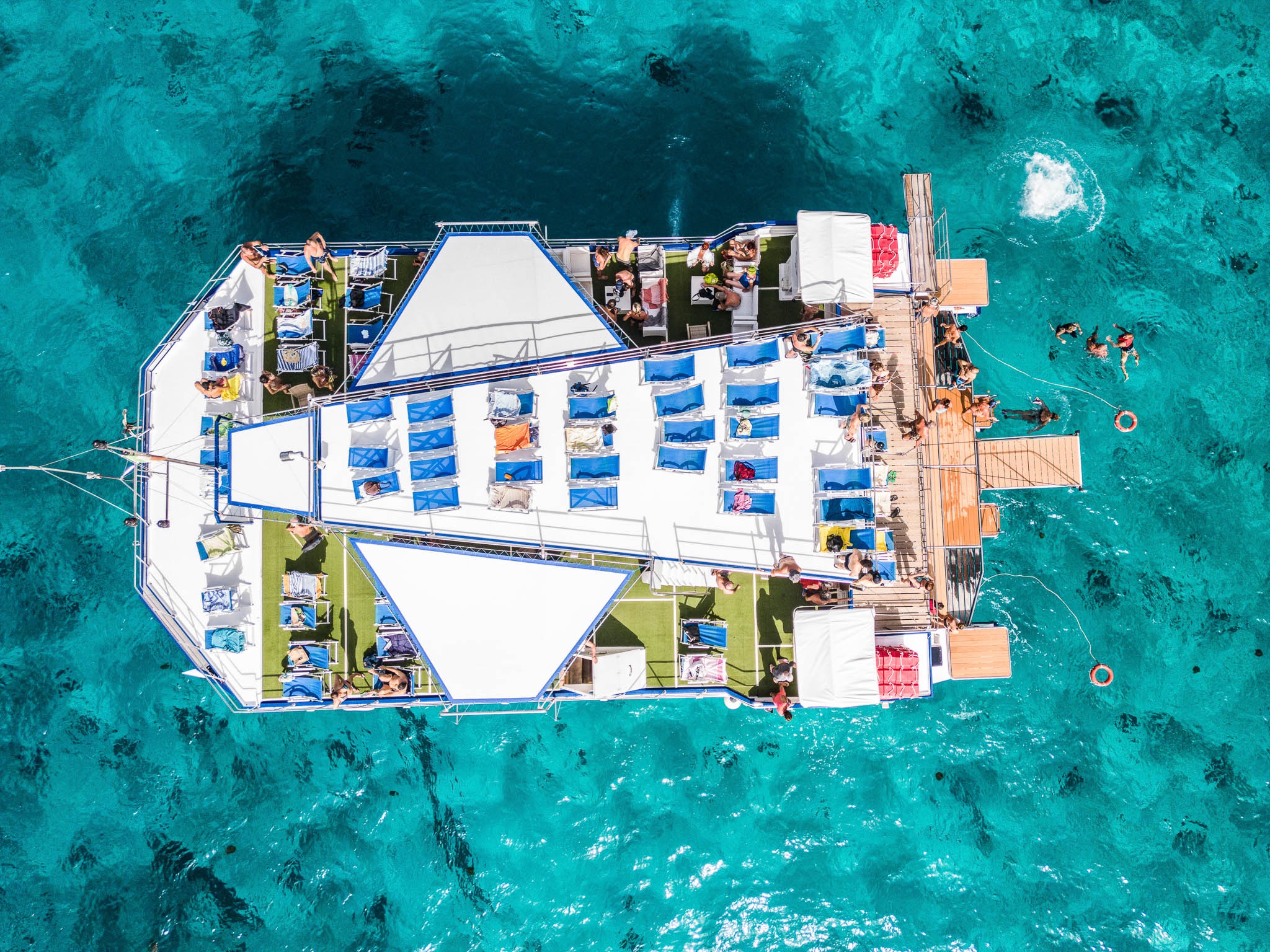 Paseo en barco a Cala Pisana con La Quarta Isola Lampedusa.