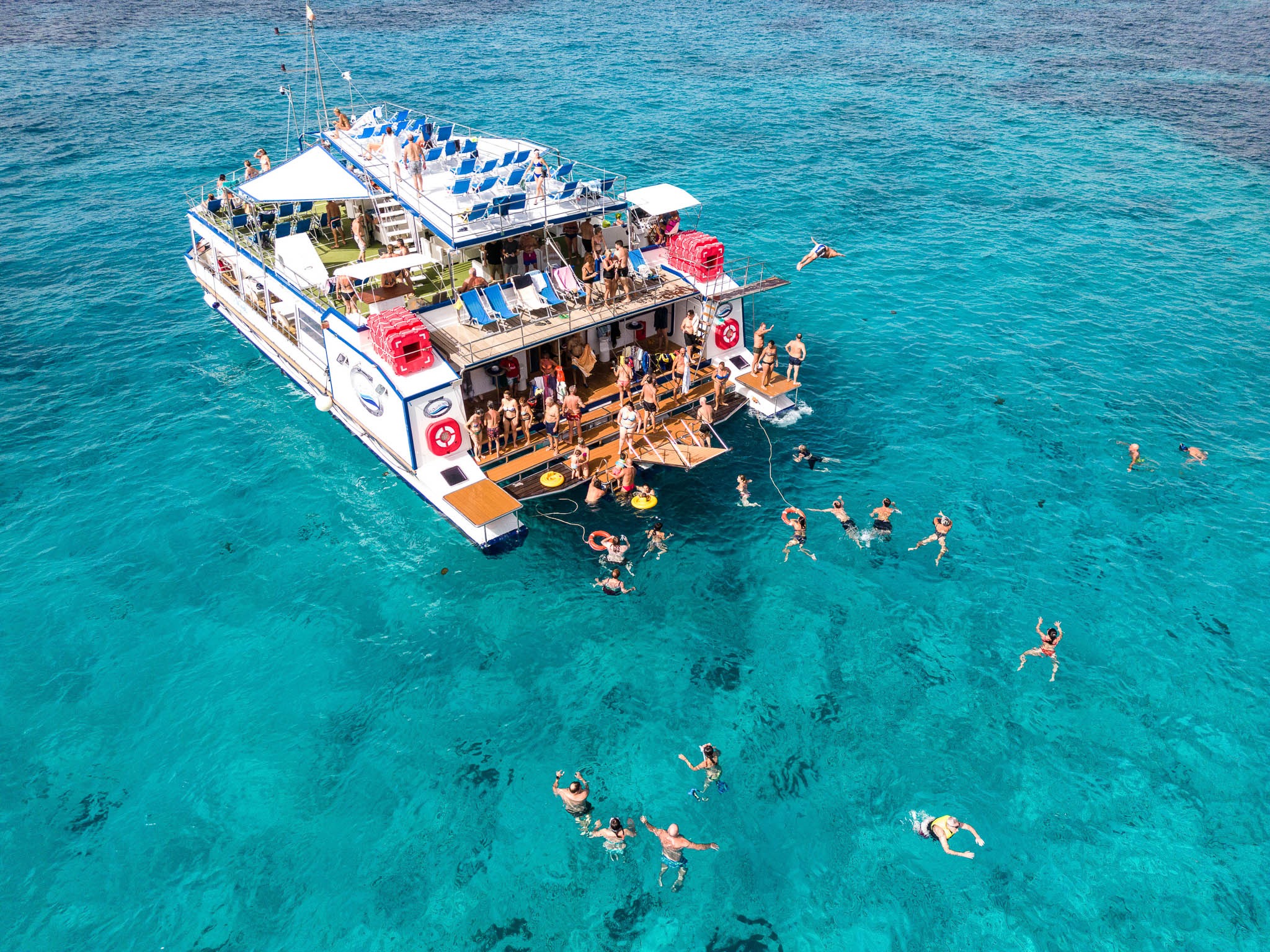 Paseo en barco a Cala Pisana con La Quarta Isola Lampedusa.
