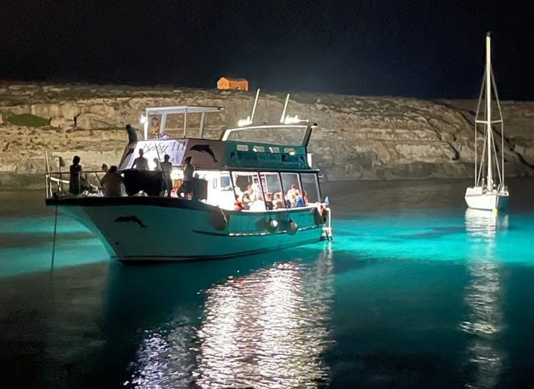 Balade en bateau - Tabaccara avec Baby 2 e Baby 3 Lampedusa.