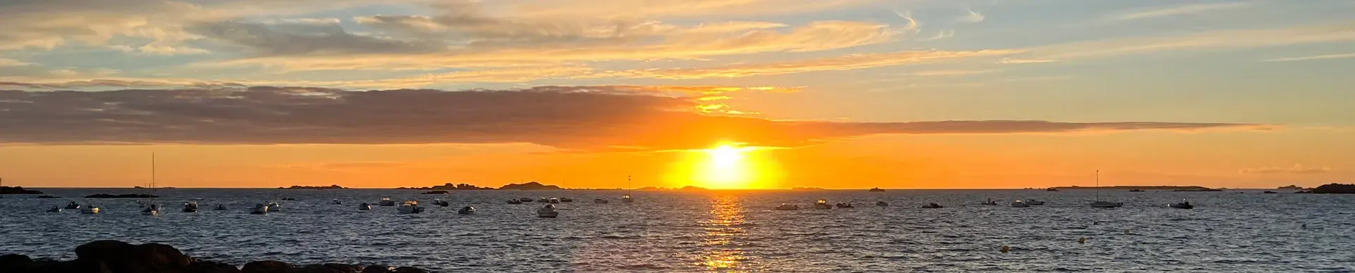 RIB-boottocht bij zonsondergang vanuit Trébeurden met bretonse hapjes & zwemmen.