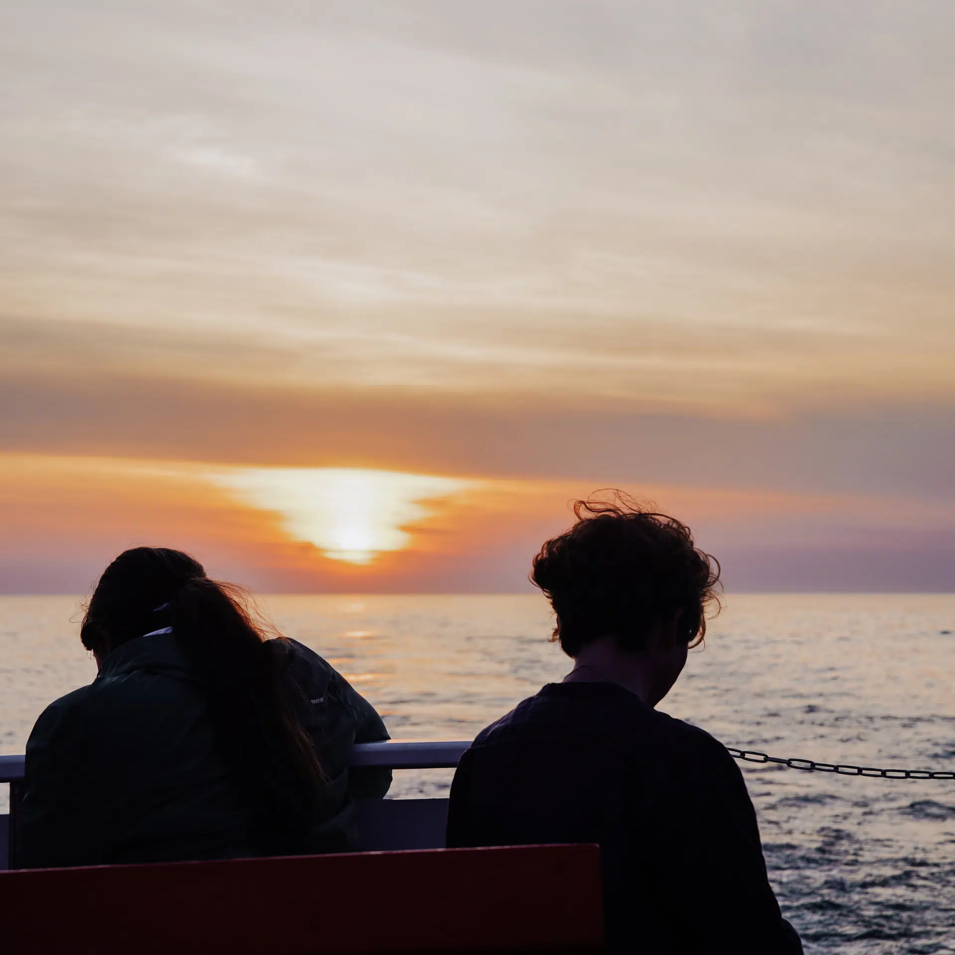 Paseo en barco al atardecer desde Le Guilvinec con música y comentarios en directo con Croisières Bigoudènes Le Guilvinec.