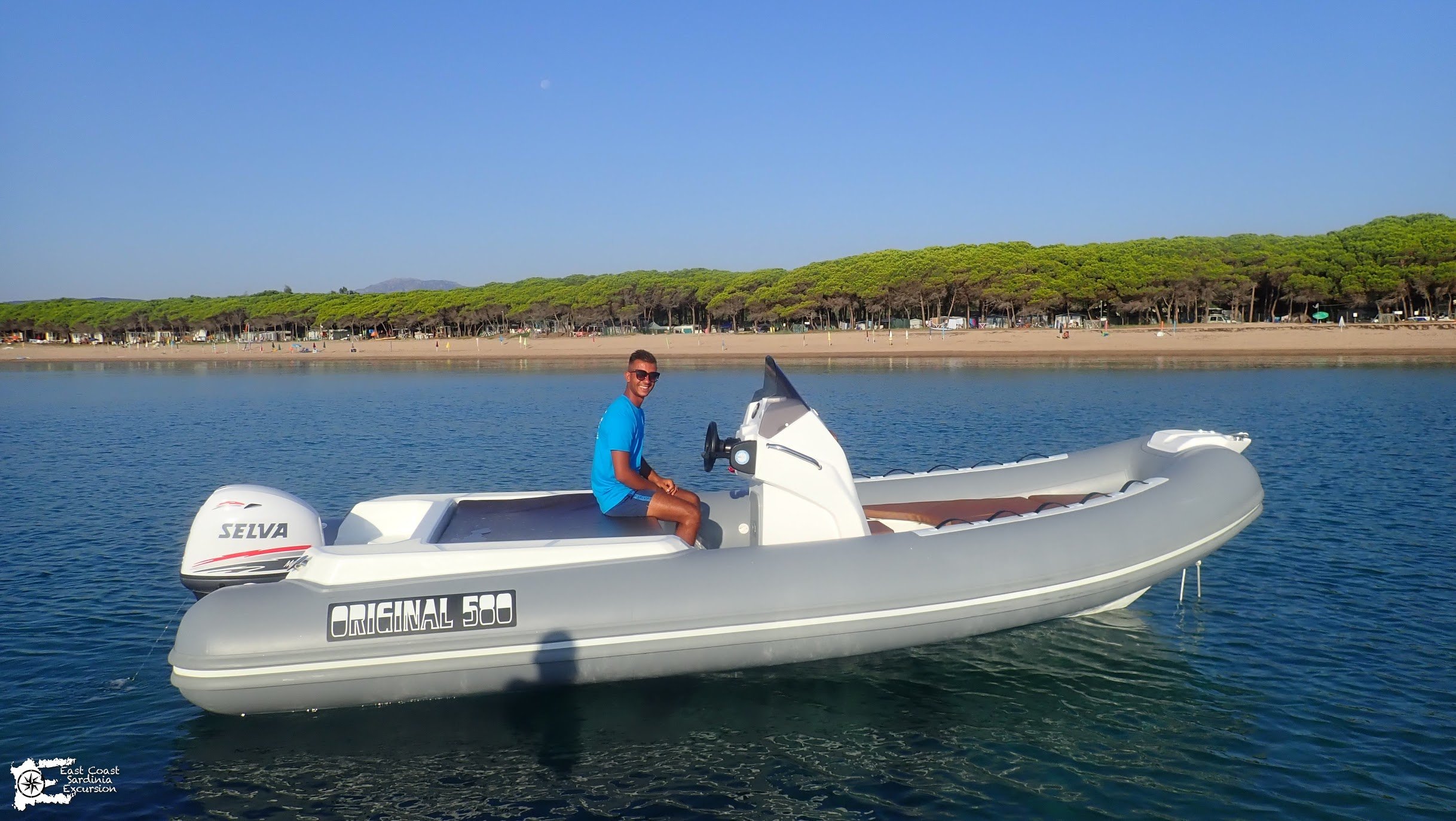 Noleggio gommoni a Santa Maria Navarrese (fino a 7 persone) con East Coast Sardinia Excursion.