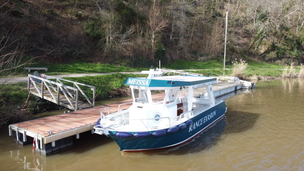 Boat Trip on the Rance river from Rance Evasion Saint-Samson-sur-Rance.