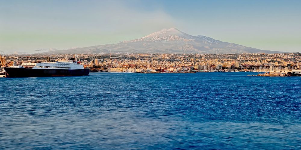 Boat Trip from Catania to Aci Trezza and Aci Castello with Apéritif & SUP.