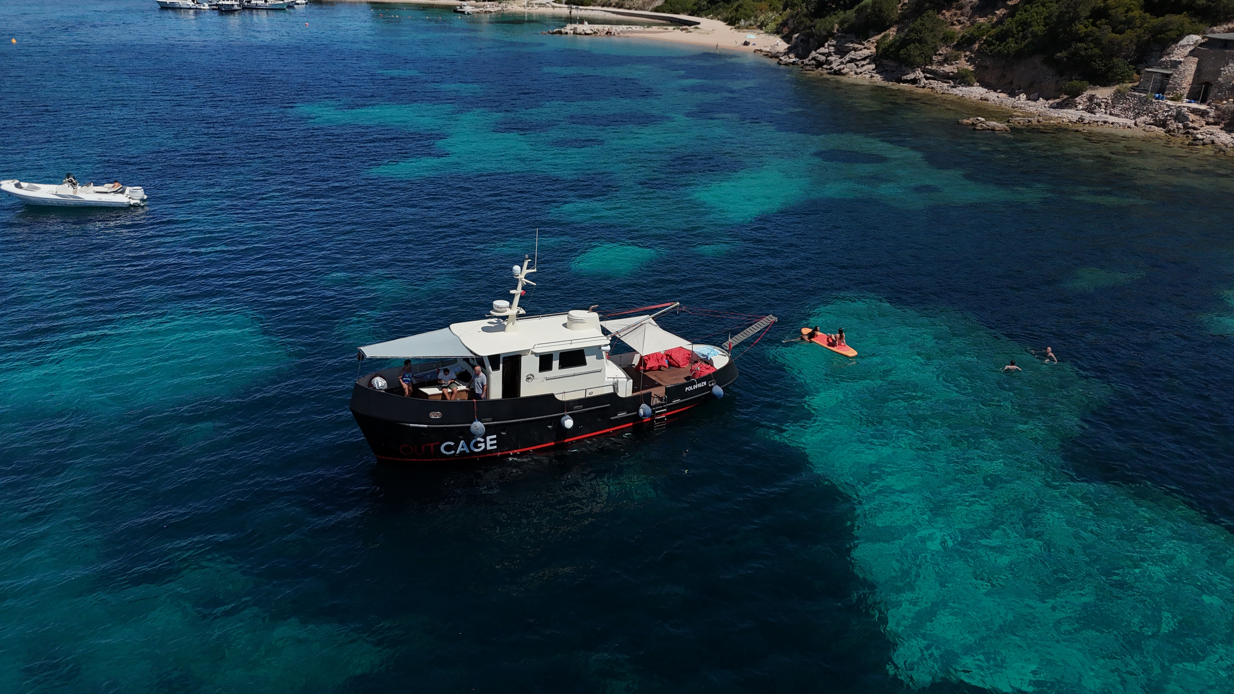 Boottocht met dolfijnen spotten in Golfo Aranci op een luxe jacht.