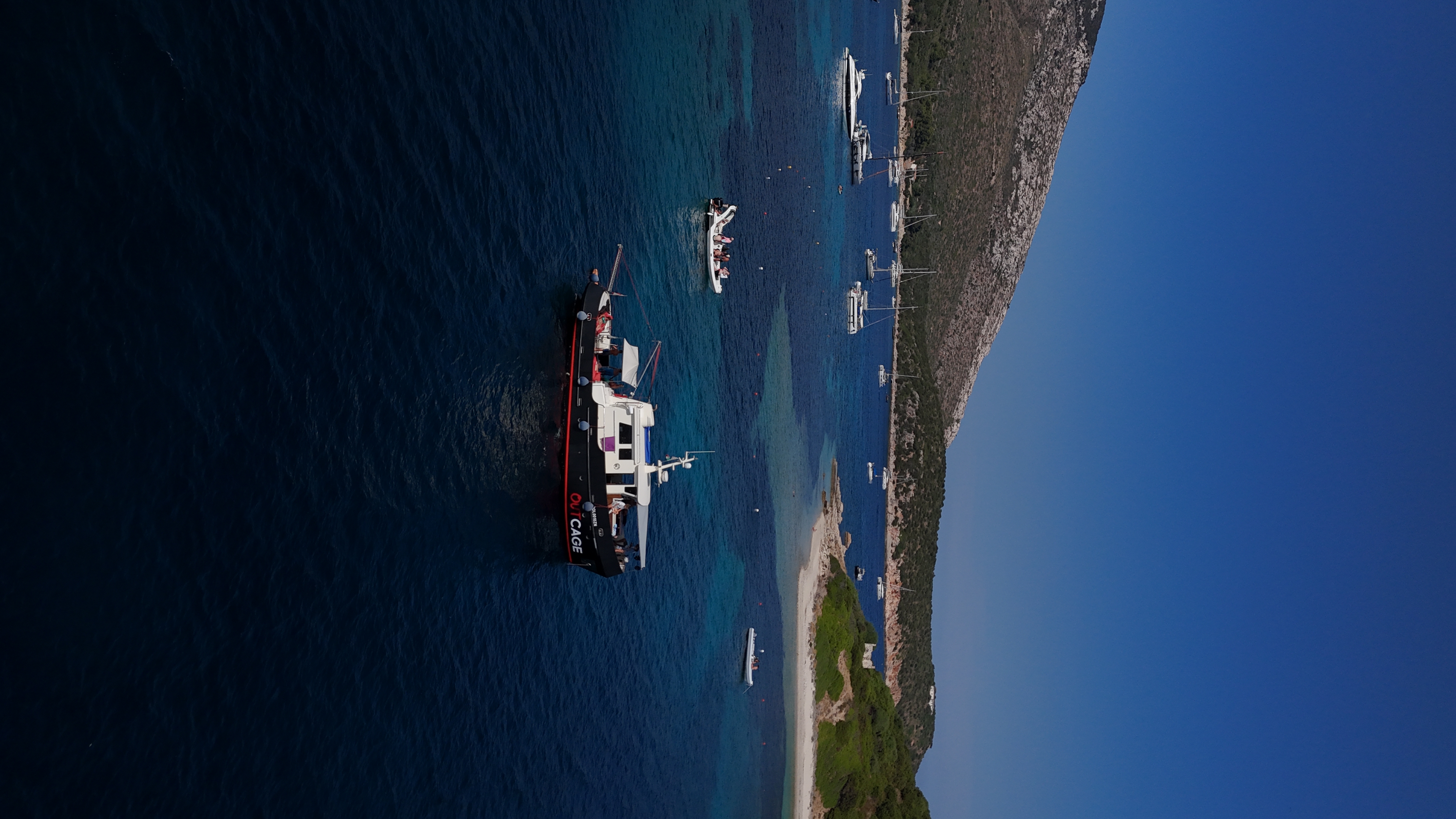 Bootstour mit Delfinbeobachtung in Golfo Aranci auf einer Luxus-Yacht mit Outcage Golfo Aranci.