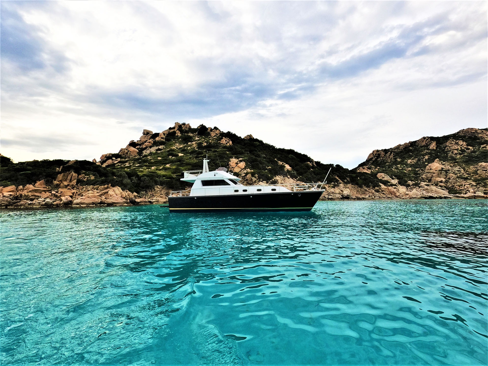 Balade privée en bateau - Île Piana avec La Maddalena Yacht.