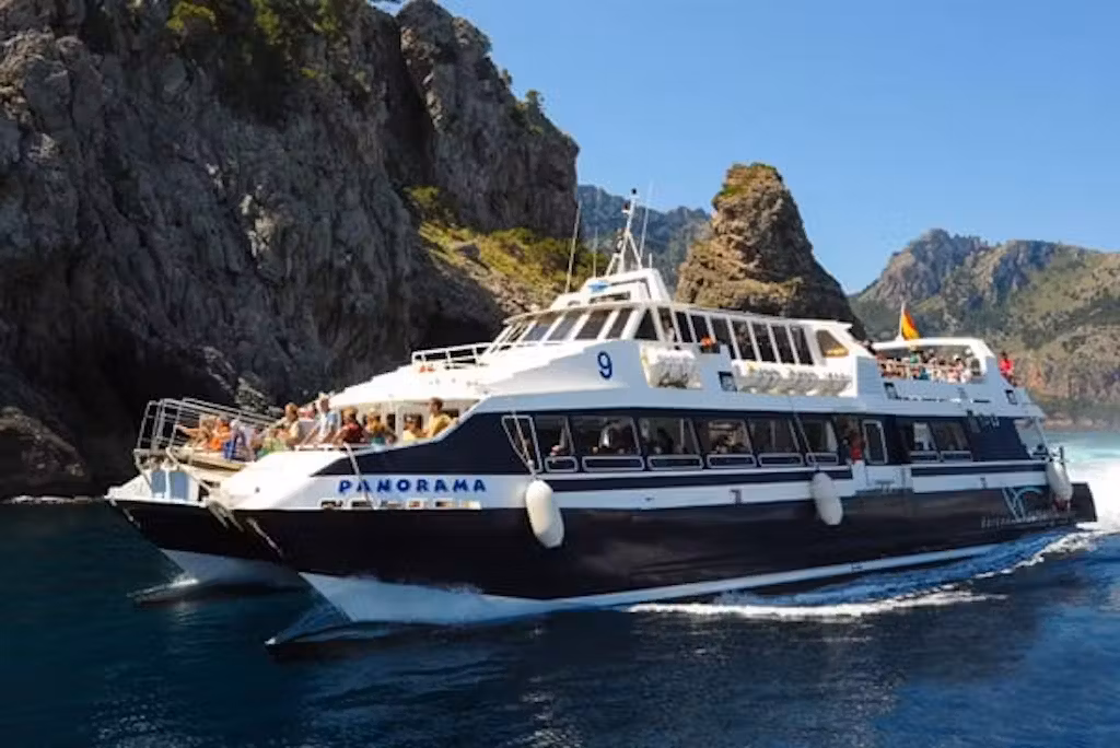 Excursión de un día desde Palma de Mallorca a Sóller y Sa Calobra con paseo en barco con Barcos Azules.