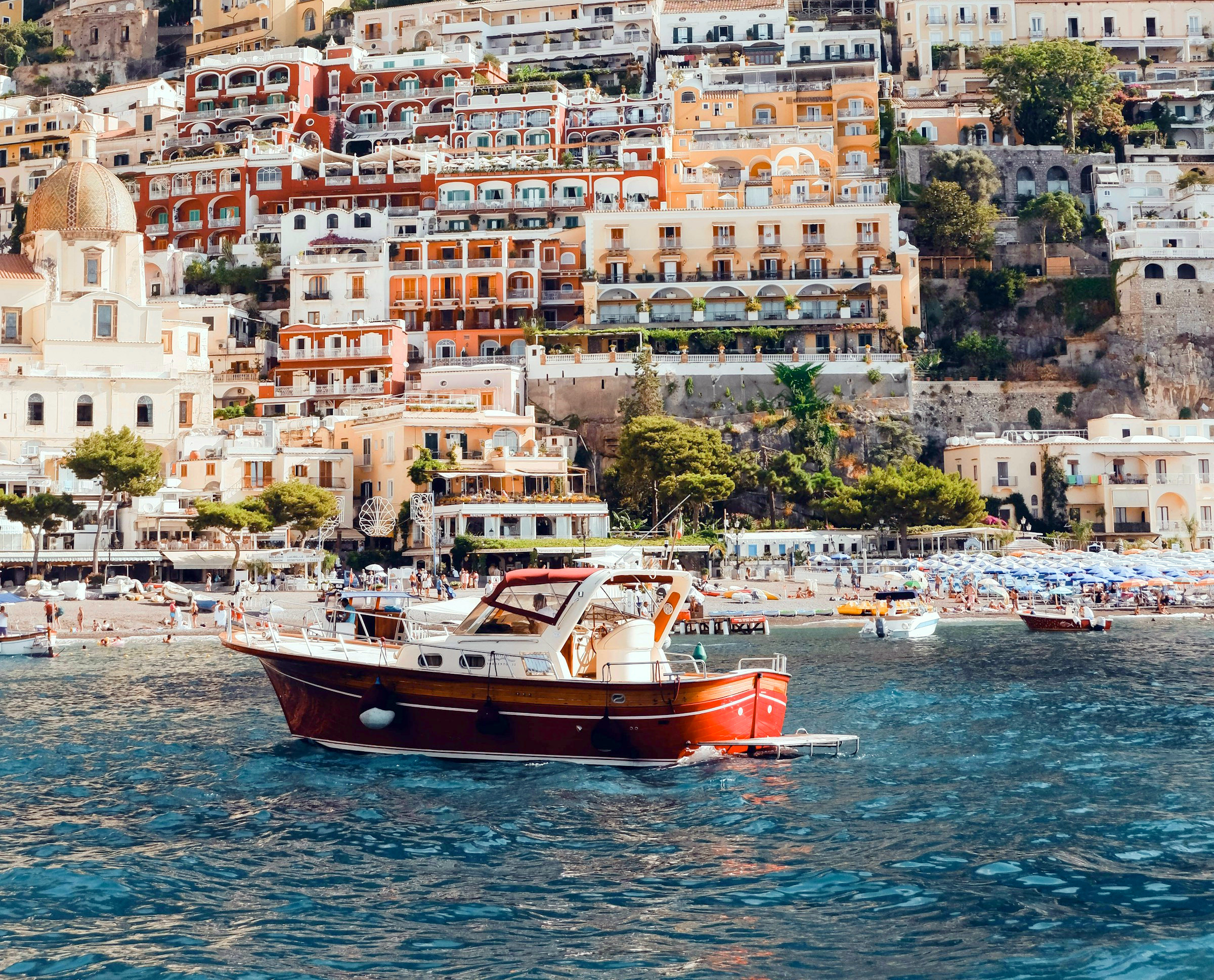 Bootstour von Sorrent nach Positano und Amalfi mit Snacks, Getränken & Abholung mit Acampora Travel Sorrento.