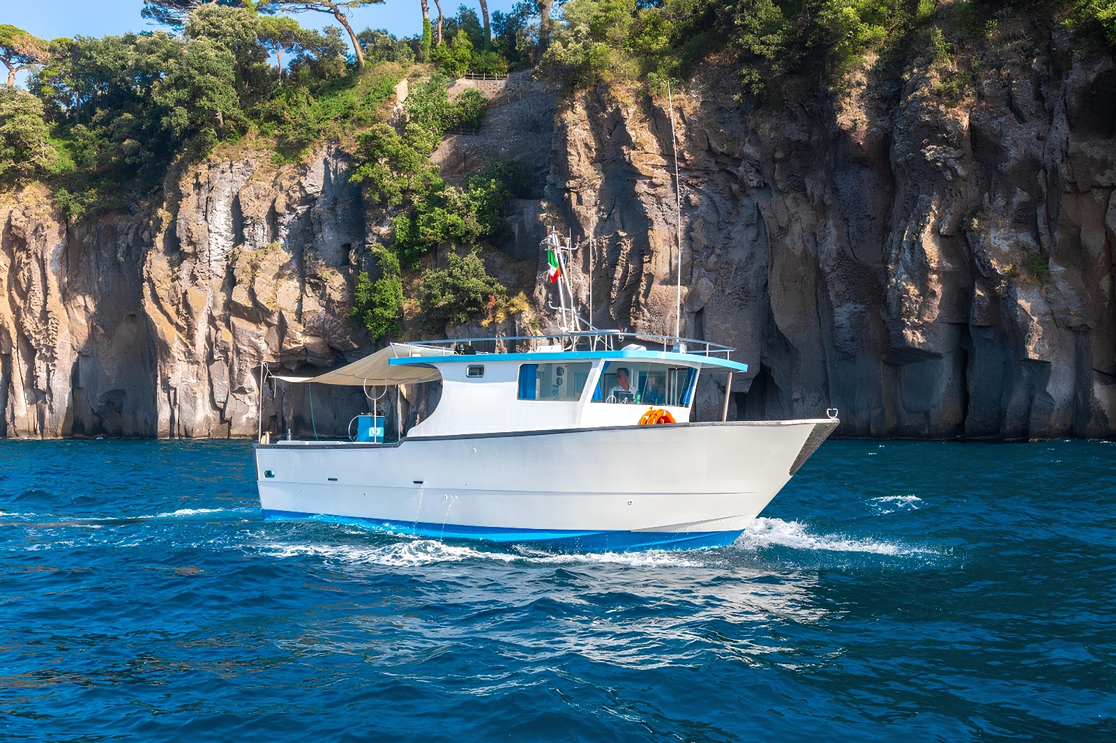 Gita in barca da Sorrento a Costiera Amalfitana.
