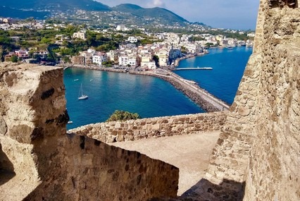 Gita in barca da Sorrento a Isole Li Galli con Acampora Travel Sorrento.