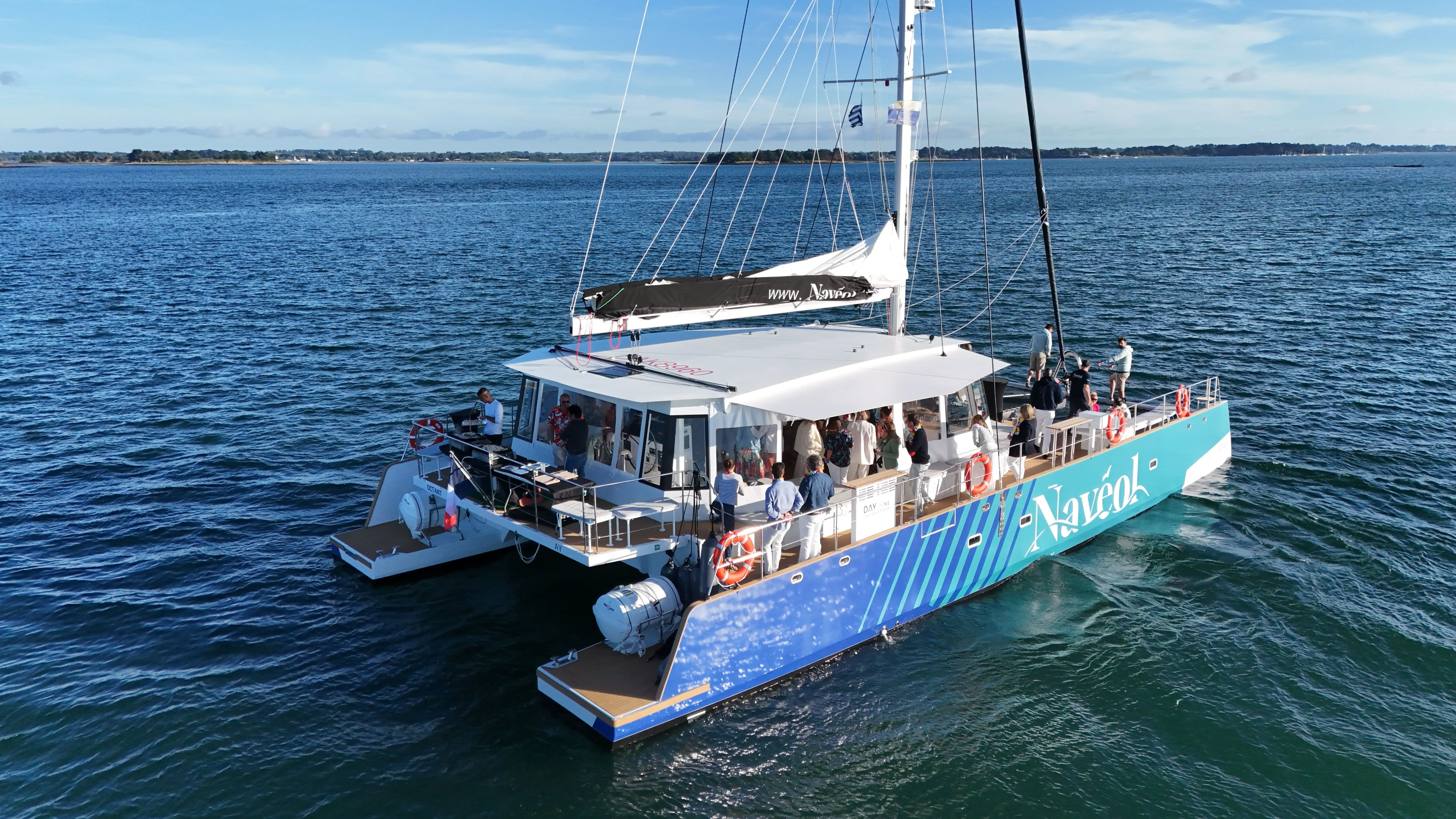 Katamaran-Tour am Morgen in der Bucht von Quiberon mit Navéol Quiberon.