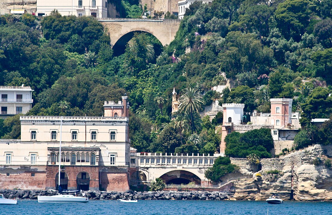 Paseo en barco a Spiaggia di Citara con Rent Boat Napoli.