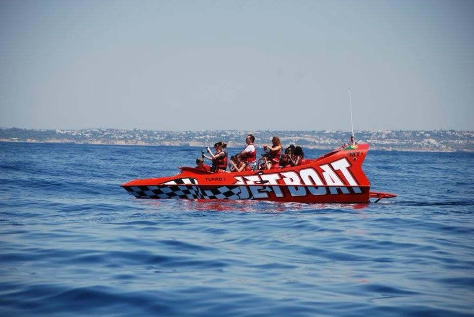 Jet Boat Ride in Albufeira - 1 hour from Momentos Dinâmicos.