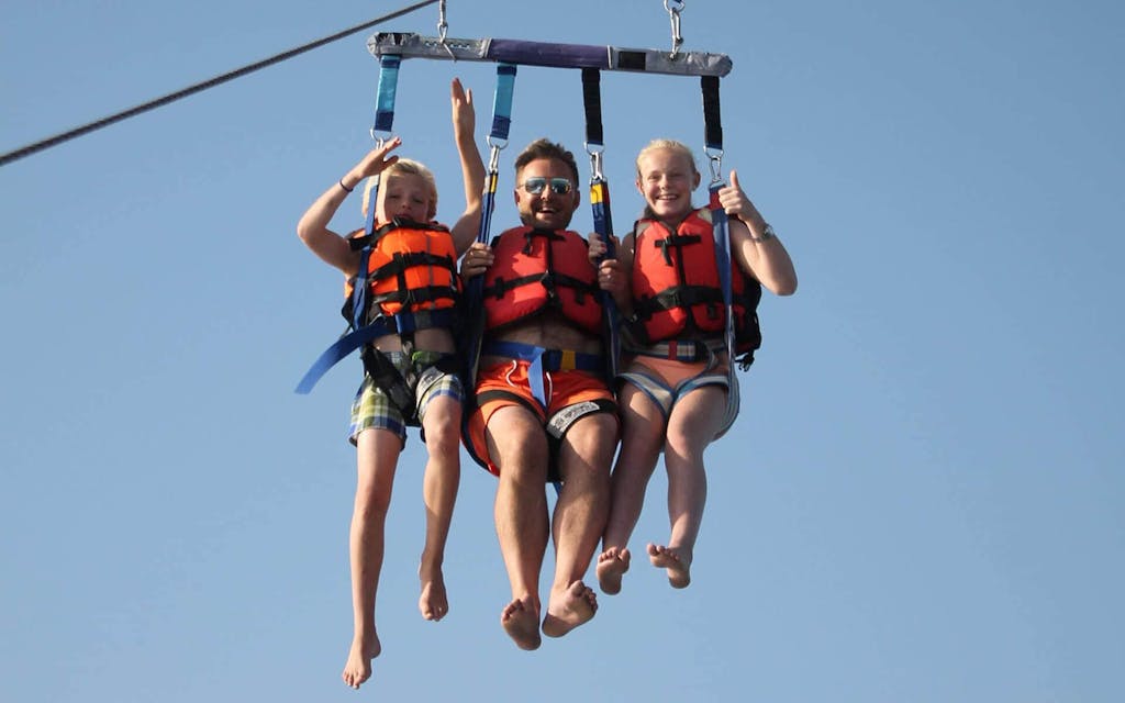 Parasailing in Salou for 3 participants from Nàutic Parc Costa Daurada - Terres Ebre.