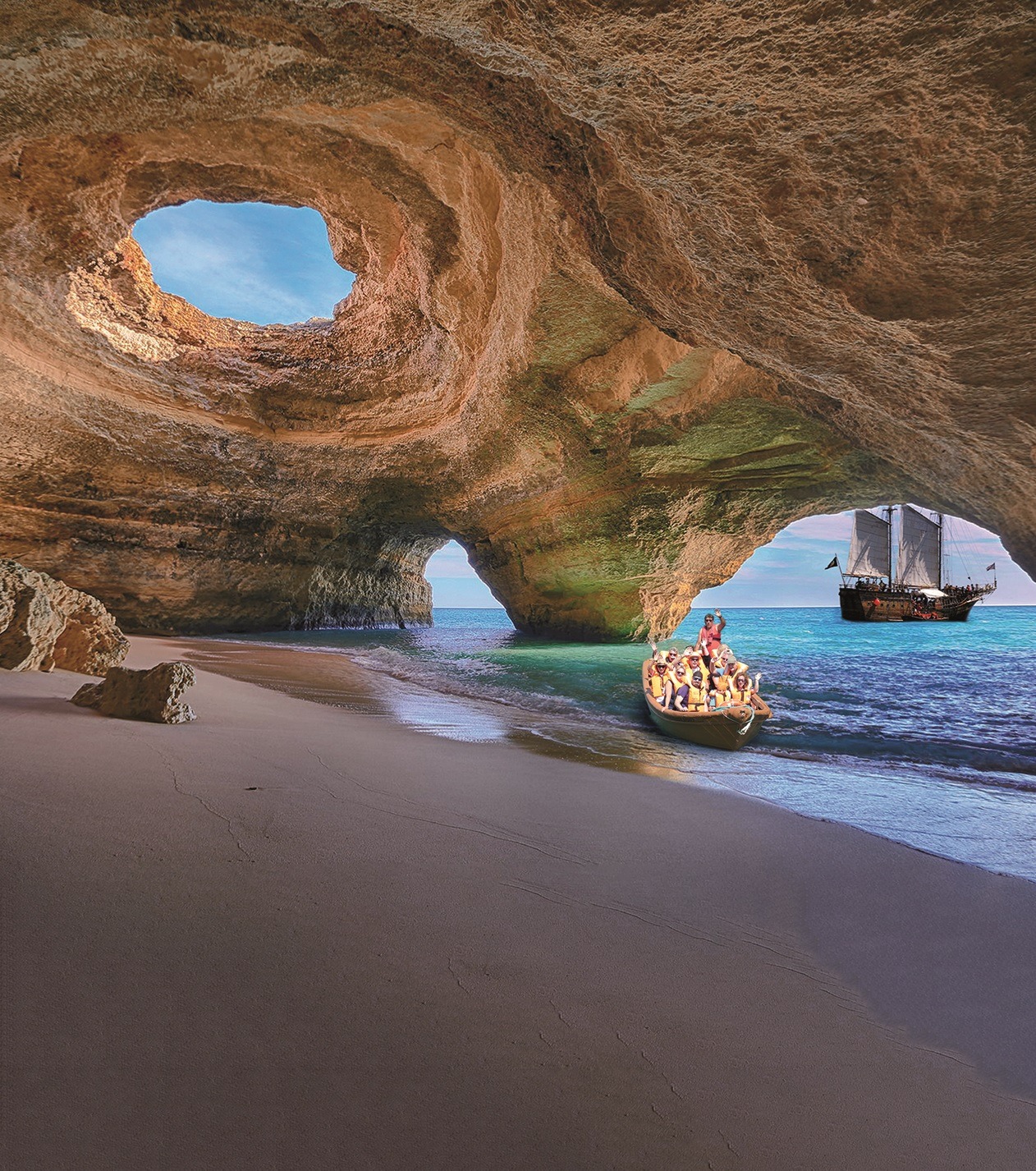 Sunrise Pirate Boat Trip along the Algarve Coast with Visit to the Benagil Cave from Santa Bernarda Cruzeiros Portimão.