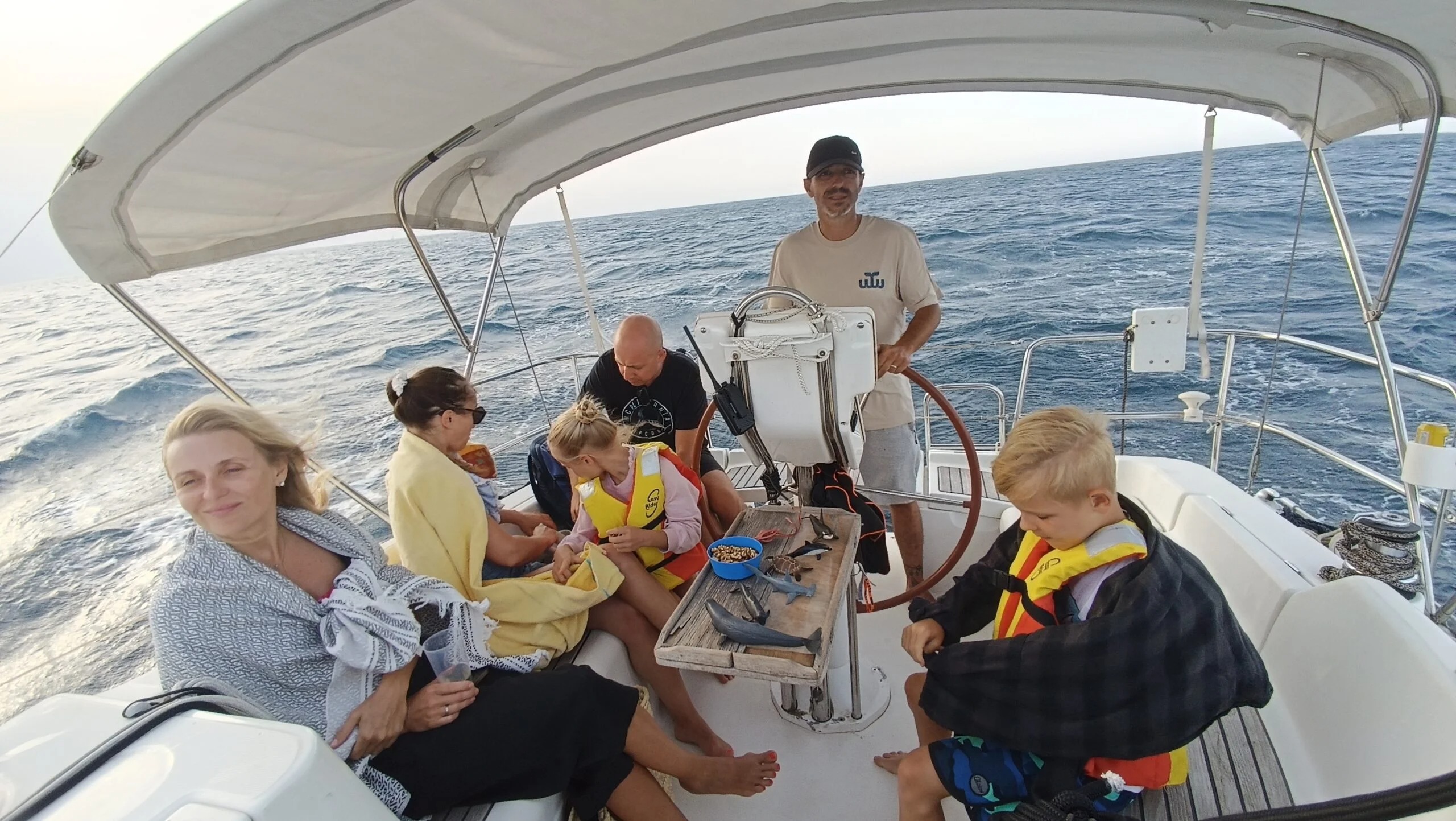 Zeiltocht vanuit Dénia met walvisspotten, drankjes en snacks met WeWhale Dénia.