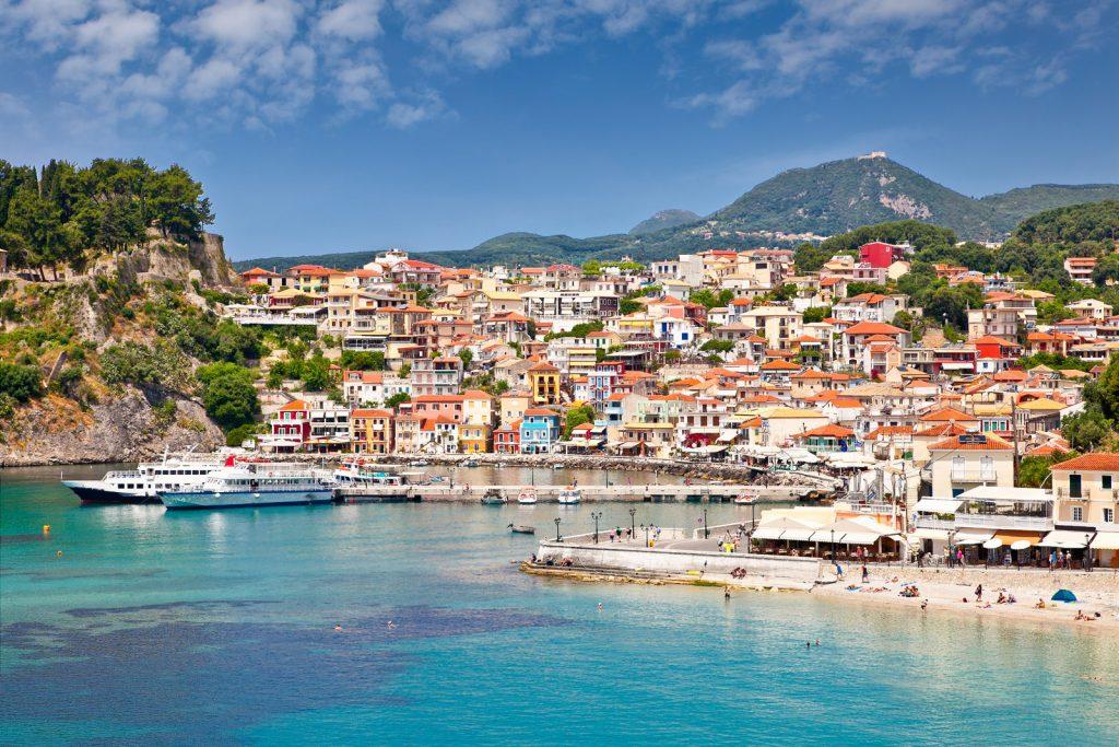 Boottocht naar Parga & Sivota incl. Blue Lagoon met Zwemmen met Corfu Daily Cruises Joint Venture.