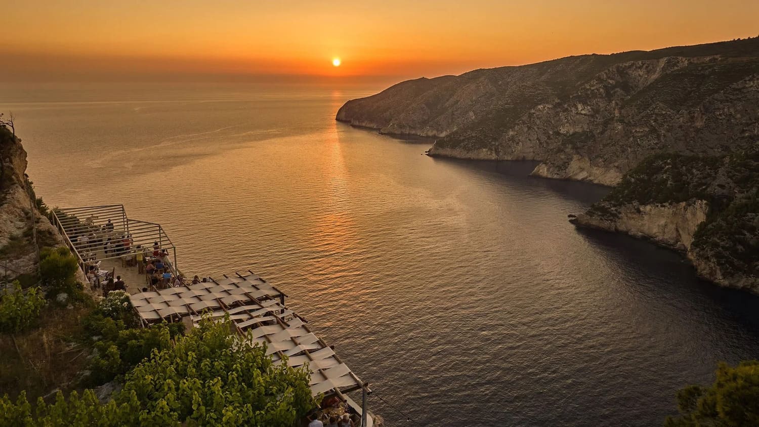 Privé boottocht bij zonsondergang naar het eiland Marathonisi en Mizithres met zwemmen met Rent All Mania Zante.
