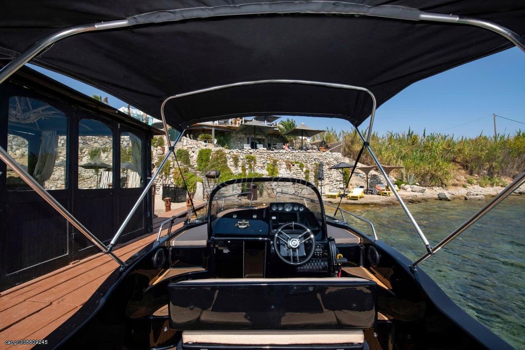 Paseo en barco privado desde Zakynthos a la Isla tortuga, cuevas Keri y rocas Myzthres con Aqua Travel Zakynthos.