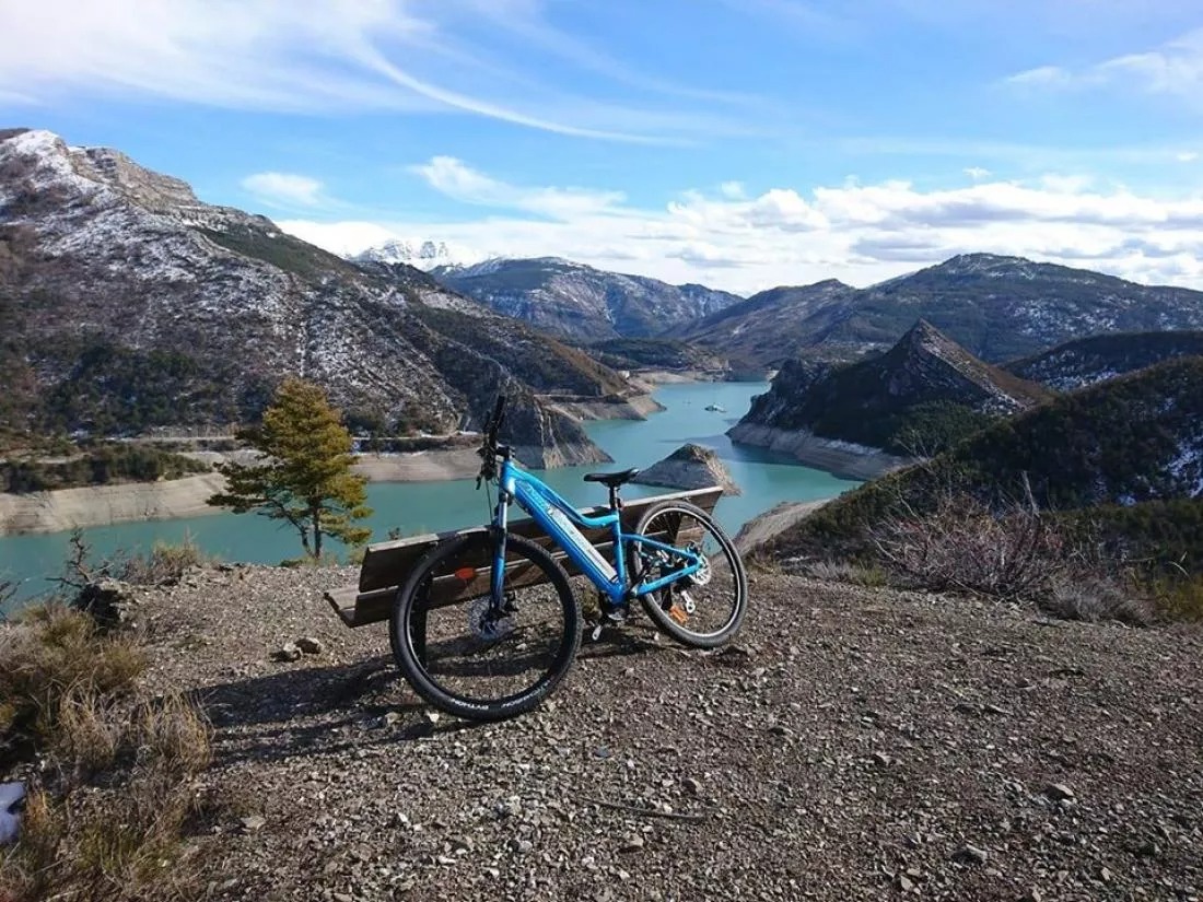 Location de VTT électrique à Castellane avec Buena Vista Rafting Verdon.