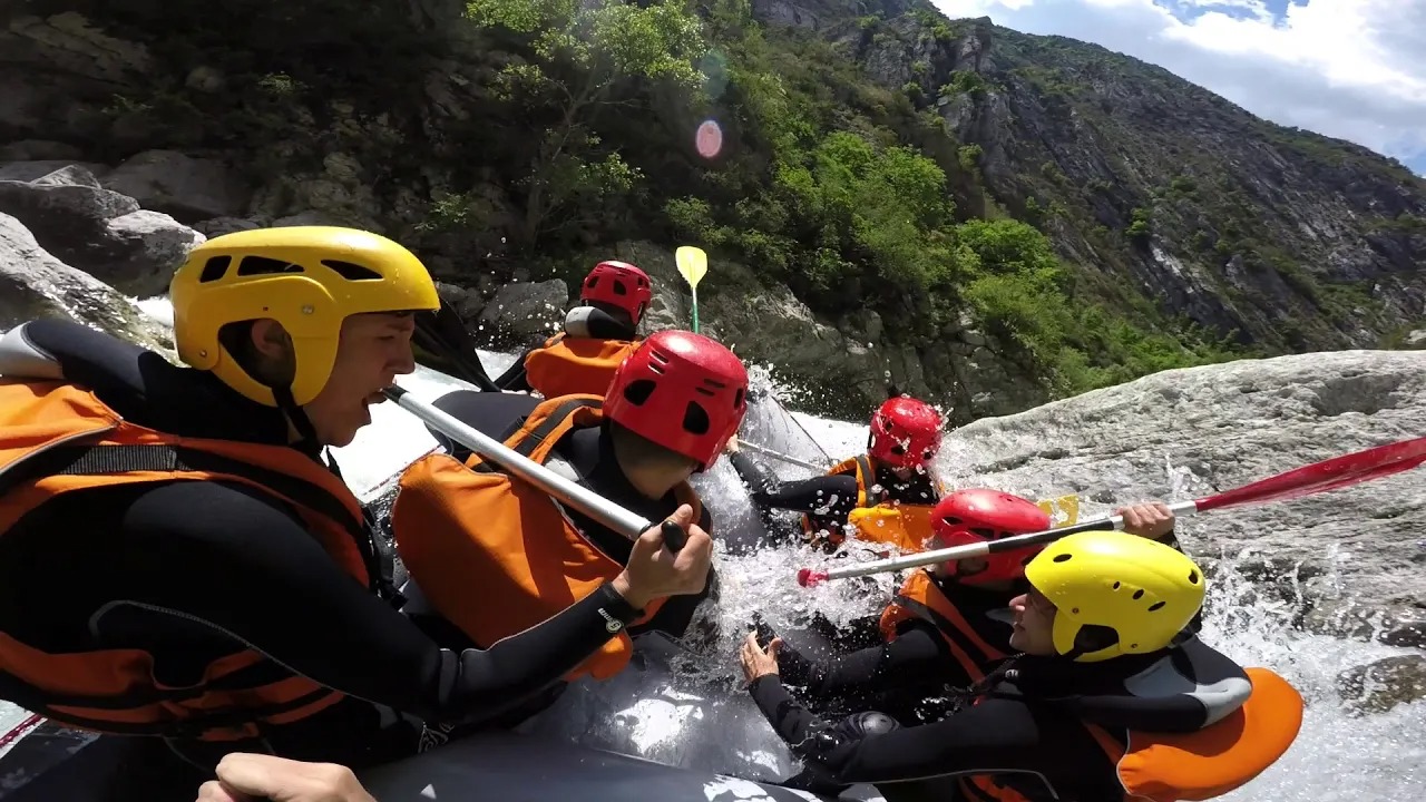 Rafting sur le Verdon (dès 10 ans) avec Buena Vista Rafting Verdon.