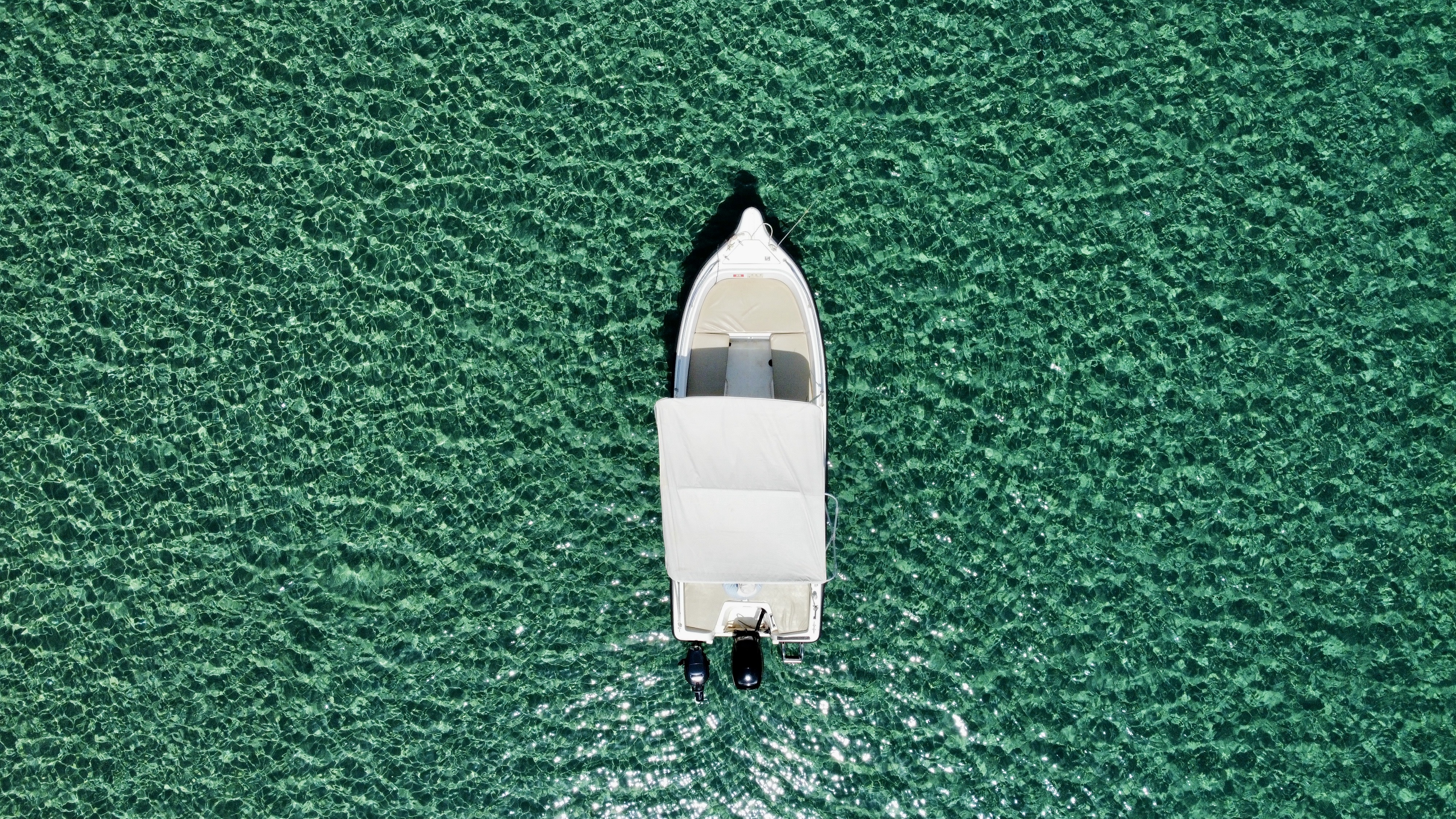 Bootsverleih ab Zakynthos (bis zu 4 Personen) ohne Führerschein mit Aqua Travel Zakynthos.