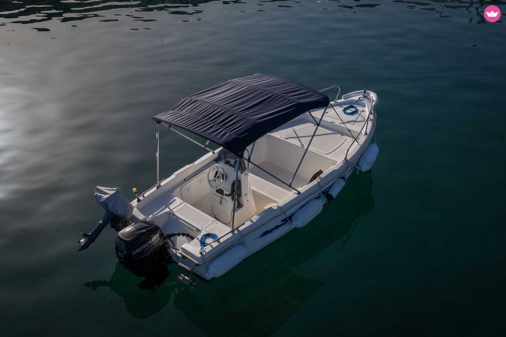 Bootsverleih rund Zakynthos (bis zu 4 Personen) ohne Führerschein mit Aqua Travel Zakynthos.