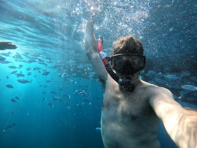 Giro in barca alla Riserva Naturale di Cap Norfeu con snorkeling con Don Pancho Roses.