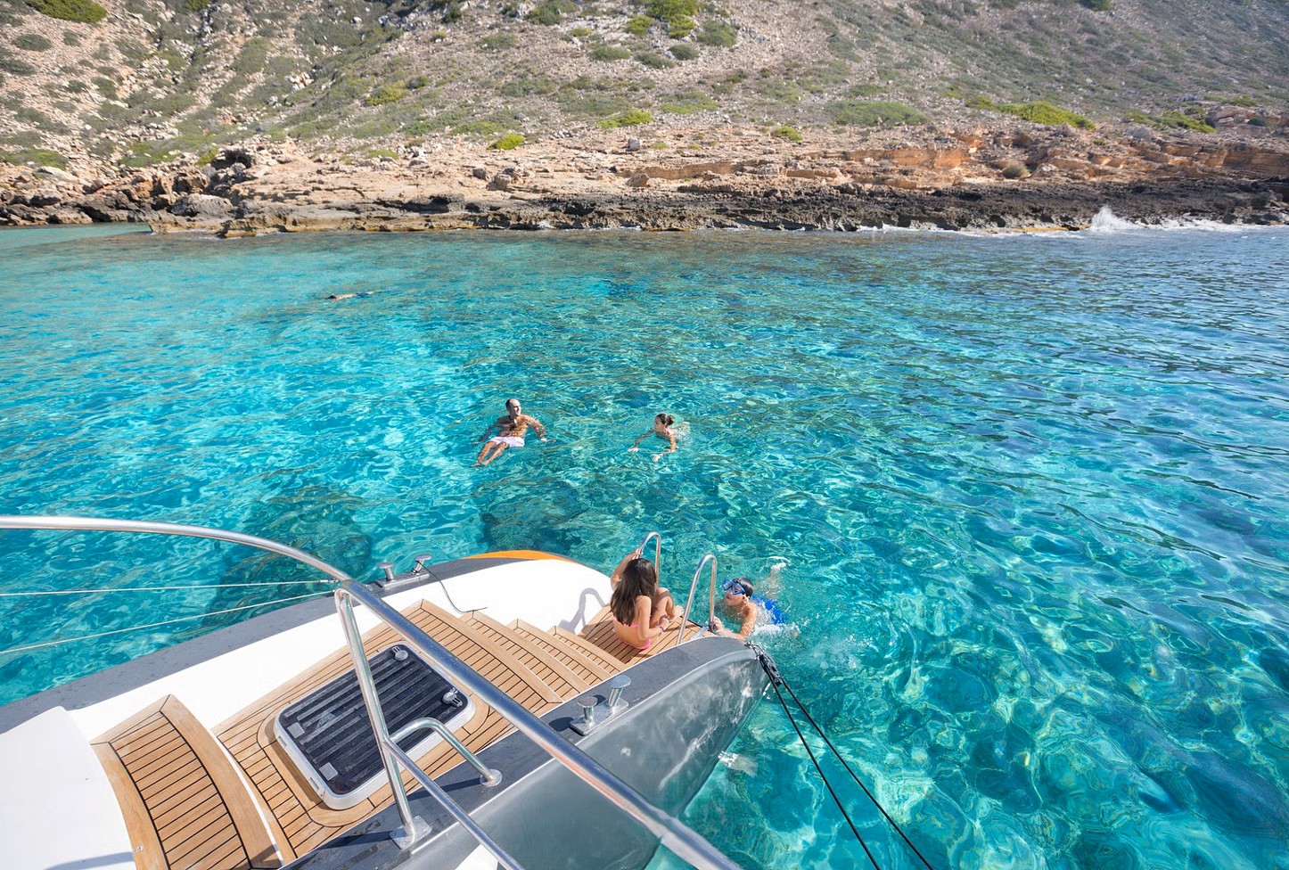 Katamaran-Tour nach Las Salinas & Formentera mit BBQ & Schnorcheln.