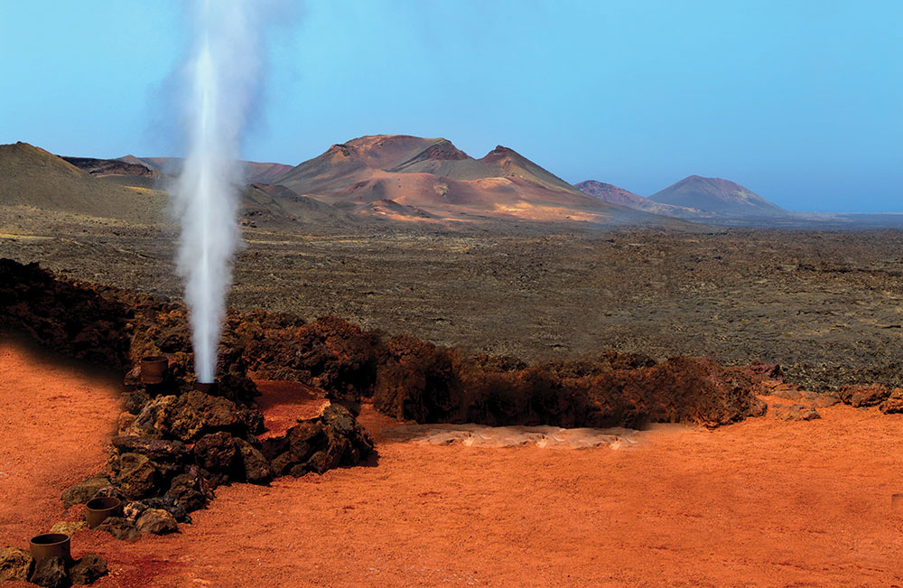 Tour of Lanzarote & Timanfaya Nature Park with Ferry from Fuerteventura from Lineas Romero.