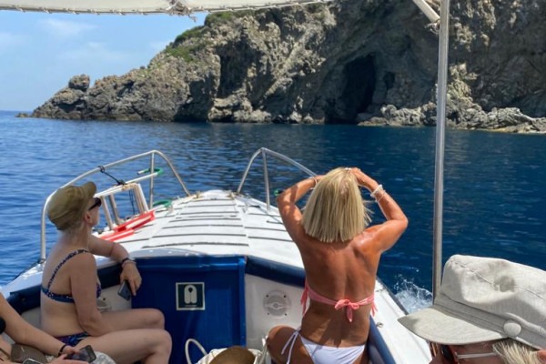 Boat Trip from Scilla to the Caves of Bagnara with Swimming Stops.