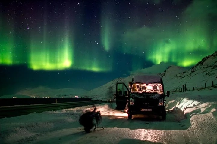 Northern Lights Photo Tour by Bus from Akureyri with Pickup.