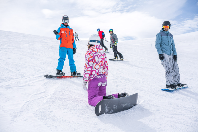 Kids & Adults Snowboarding Lessons (from 8 y.) for All Levels from Ski School Oxygène La Plagne.