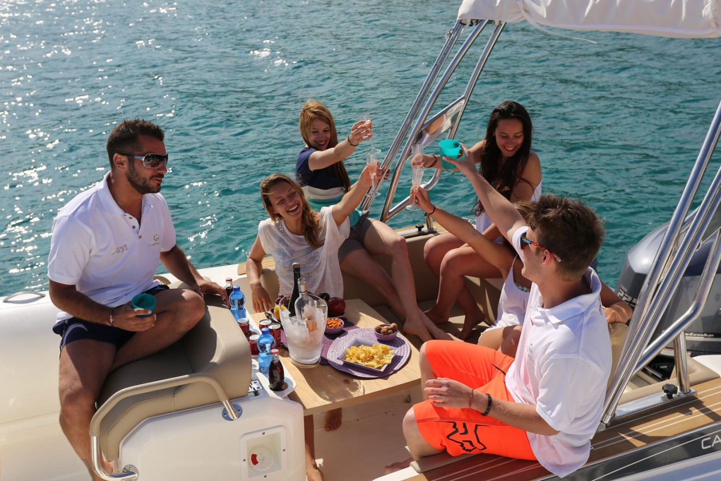 Private Bootstour zu den Île d'Or bei Sonnenuntergang mit Apéritif mit Sailoc Côte d'Azur .