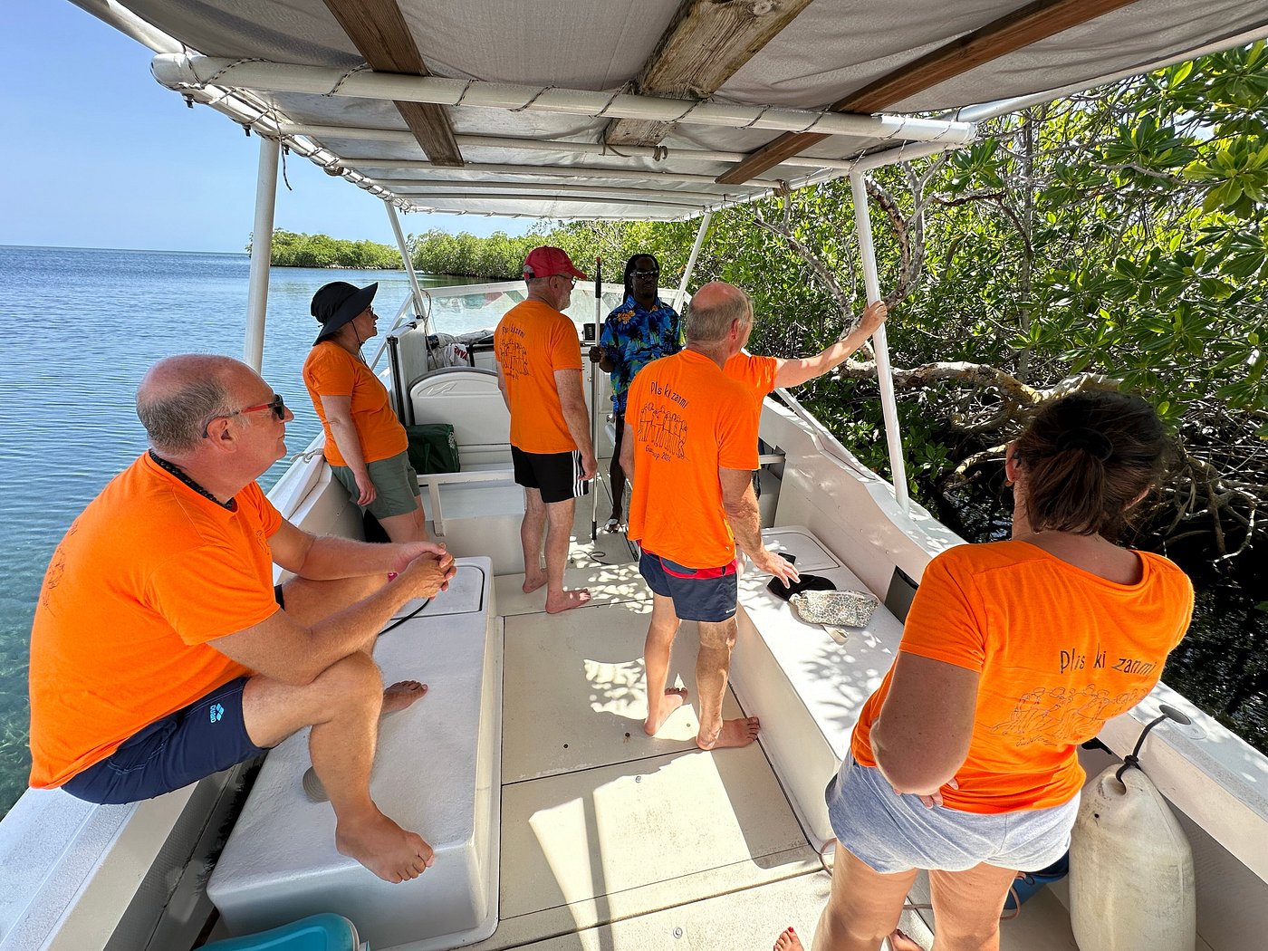 Gita in barca da Sainte-Rose a Îlet Caret con Caraibe Passiflora Excursion.