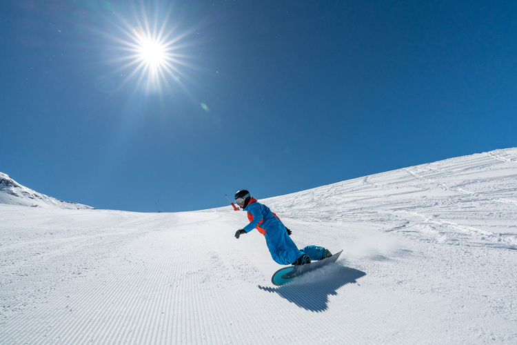 Privé snowboardlessen voor alle leeftijden en niveaus met Skischool Oxygène Les Menuires.